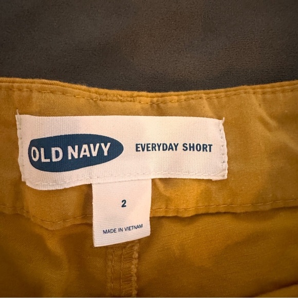 Old Navy Everyday Shorts Mustard Yellow Chino Cotton Casual Summer Size 2 Fun - Picture 3 of 8